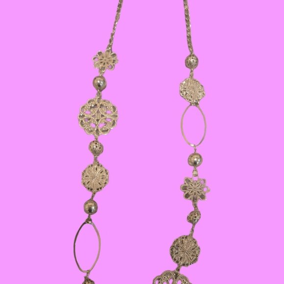 Lacey lightweight Silver plated Necklace - Picture 3 of 4